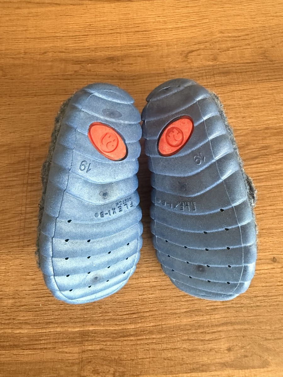 Scarpe per ragazzi: Schuhpaket Grösse 19/20 – Usato da Zürich venduto da Plant 4