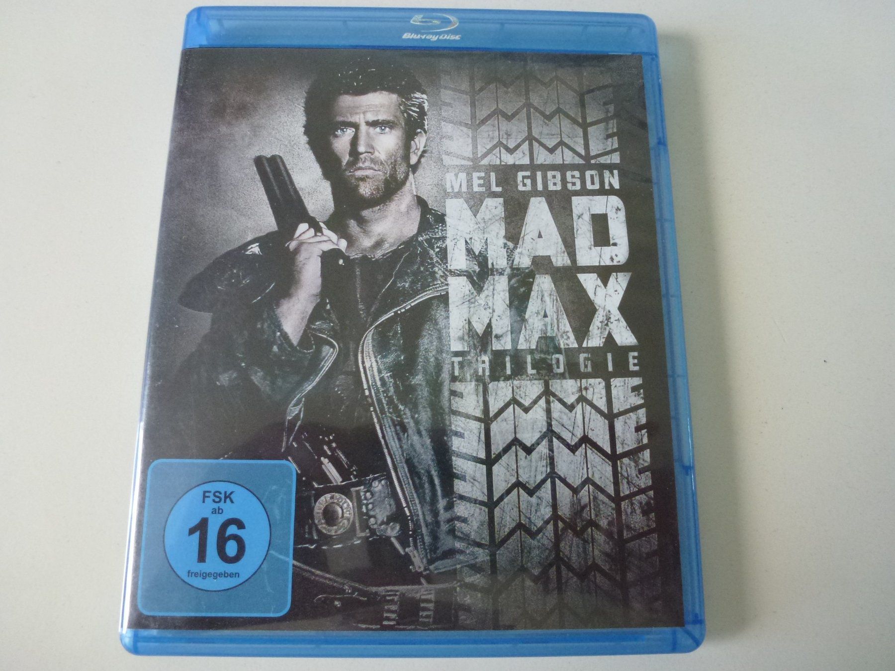Tutti i DVDs: Mad Max 1-3 Trilogy (3 Blu-Rays) – Nuovo (secondo la descrizione) da Bern venduto da Frebo