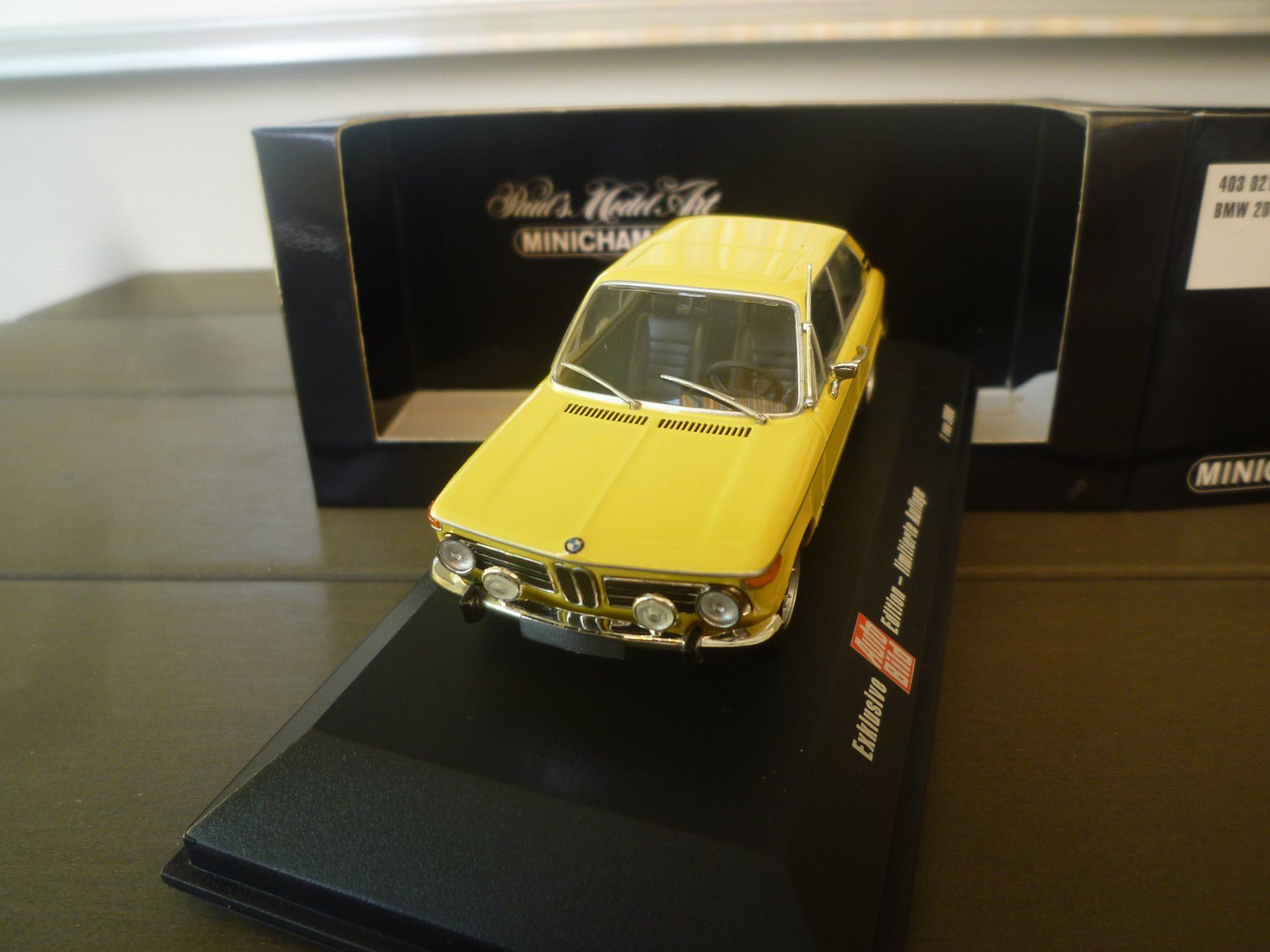BMW Modellini d'auto: BMW 2002 touring – Nuovo e nell'imballaggio originale da Flawil venduto da Imperiosud 2
