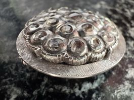 Brooch - 18k white gold base, silver setting, rough diamonds