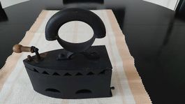 Antikes Bügeleisen