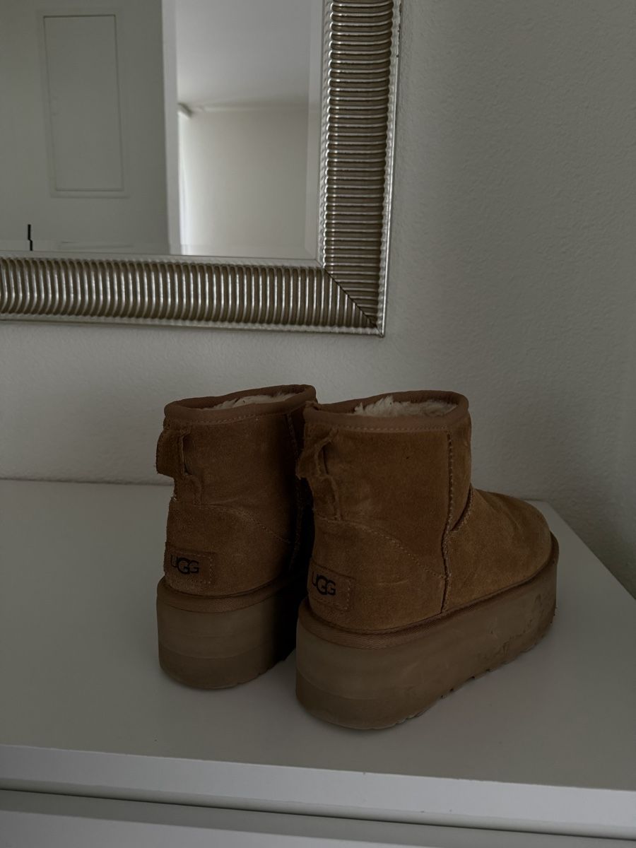 Ugg Damenschuhe: Ugg Boots Braun Gr. 36 – Gebraucht aus Siebnen von Aurora.A