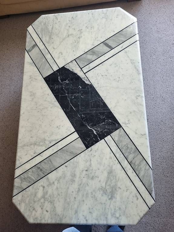 Tavoli: Table basse en marbre de Carrara. Pièce unique – Nuovo e nell'imballaggio originale da Lausanne venduto da casa56
