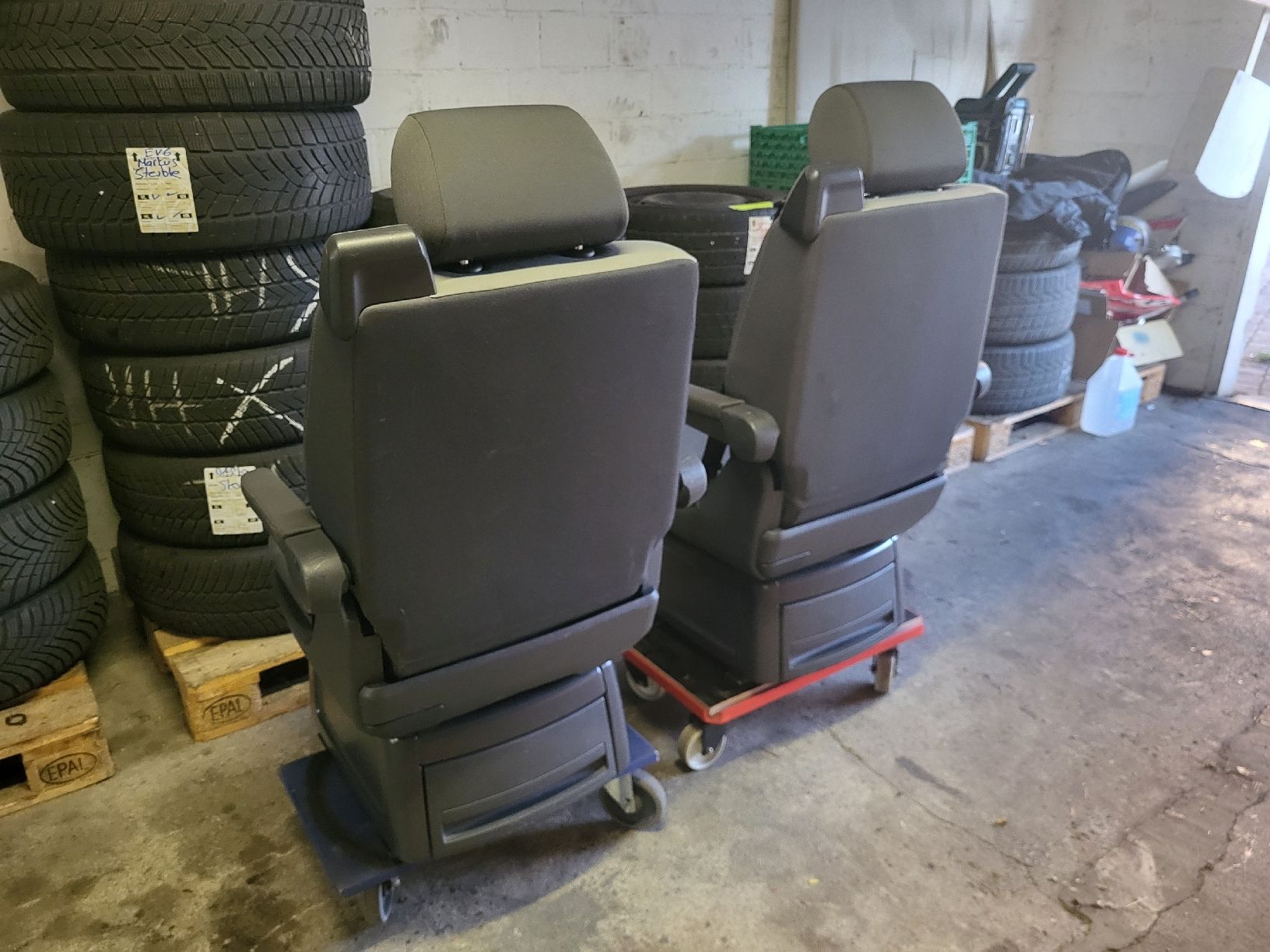 VW Toutes les pièces auto: VW T5  T6  T6.1 Einzelsitze – D'occasion à Arnegg par beda11 2