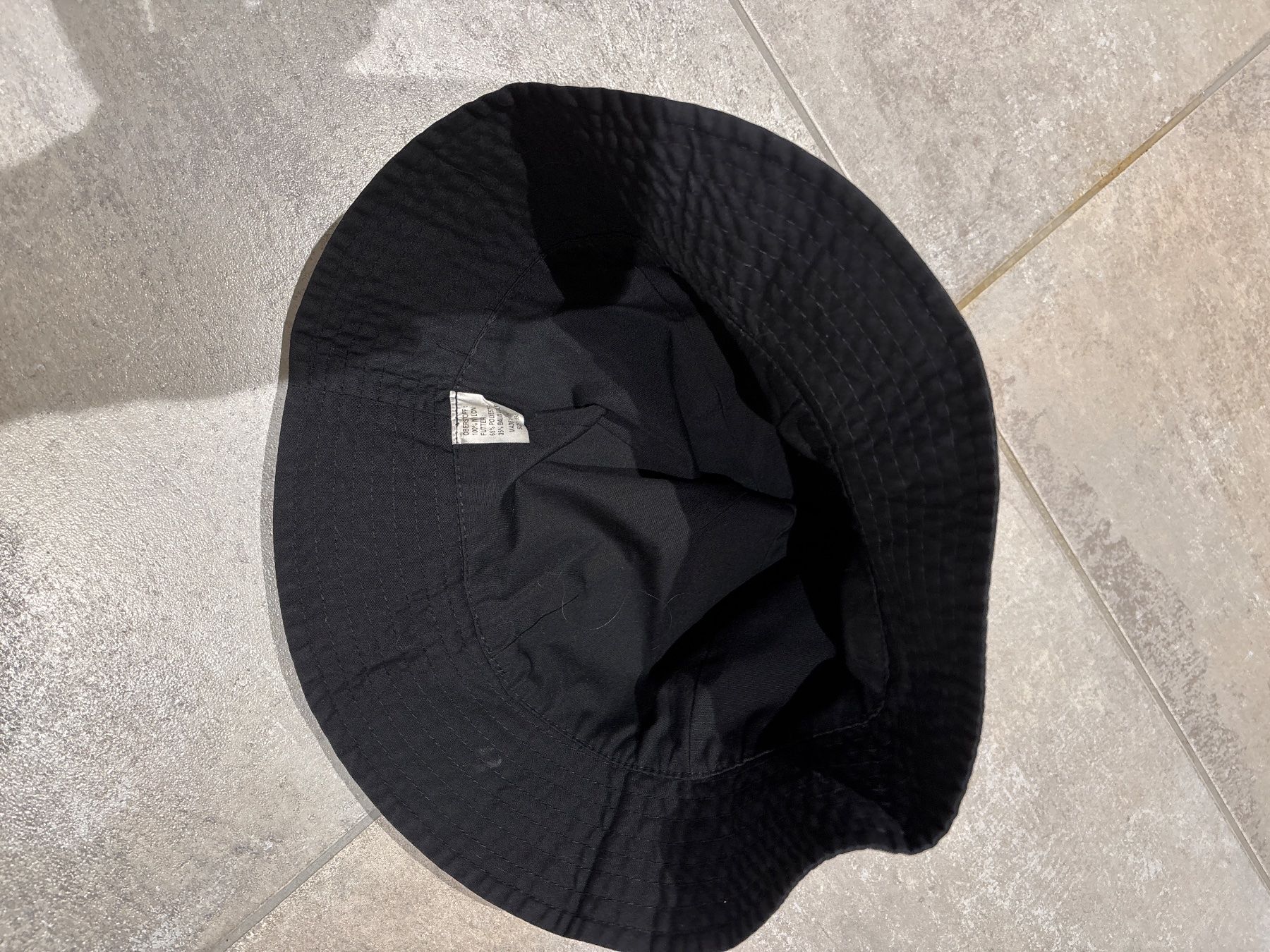 Hüte, Mützen & Caps: Schwarzer Bucket Hat, stylischer Sonnenhut – Gebraucht aus Bülach von Jackybabue 2