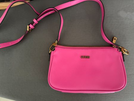Guess Umhängetasche fuchsia / pink