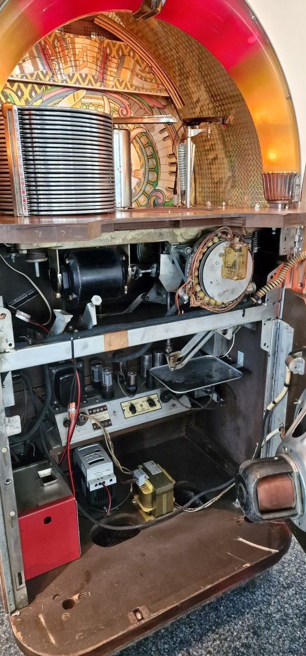 Wurlitzer Jukebox: Musikbox Wurlitzer 1100 – Usato da Geroldswil venduto da jukeman 6