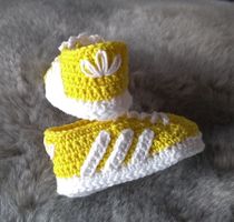 Baby-Turnschuh gelb-weiss gehäkelt_12