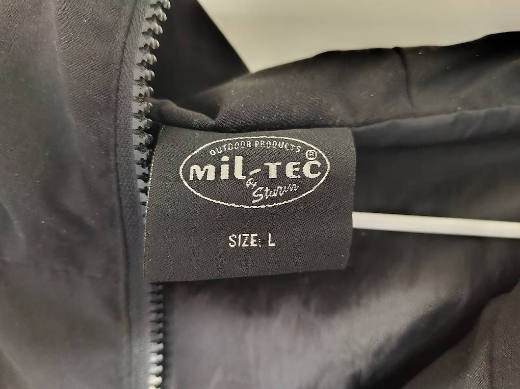 Giacche: Schwarzer Anorak,  Windbreaker Jacke mit Kapuze – Usato da Zürich venduto da Unterstop 2