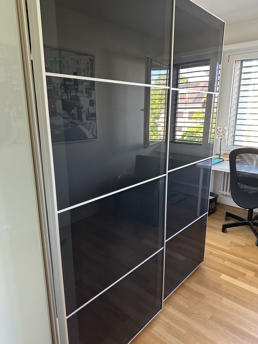 Interio Schränke: Schrank mit Glasschiebetür – Neu (gemäss Beschreibung) aus Zollikon von BeatriceN01