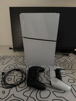 Sony PlayStation 5 mit 2 Controllern