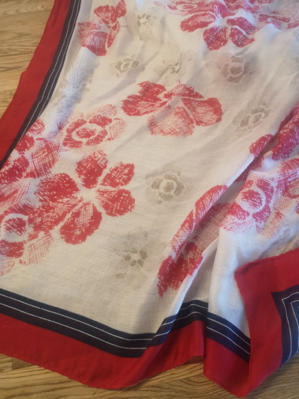 Foulard & Sciarpe: Schal 180×90 – Usato da Forch venduto da Hakyboss 2