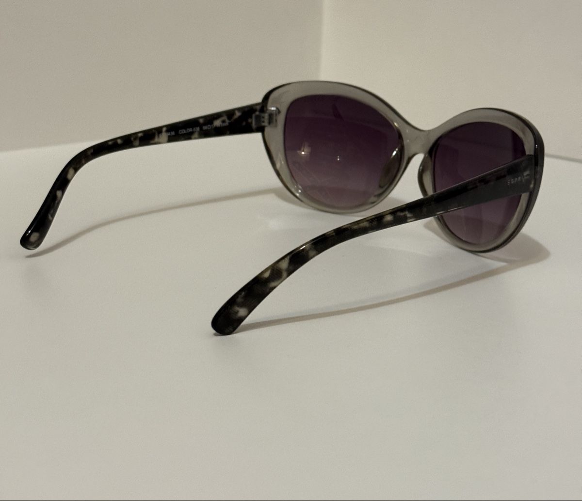 Esprit Brillen & Gläser: Esprit Sonnenbrille mit Etui – Gebraucht aus Goldach von igwhitestar 2