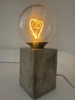 Beton Tischlampe mit Edison Glühbirne