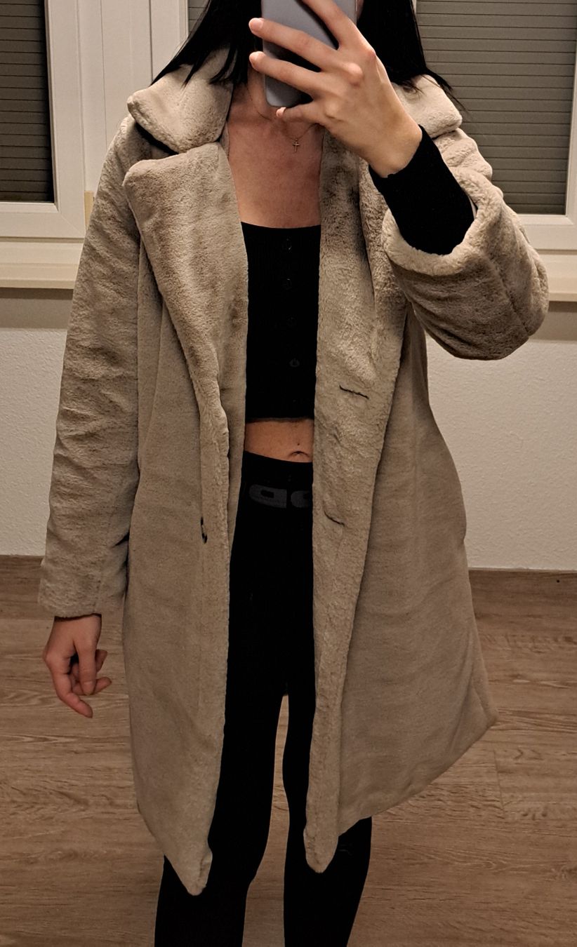 Zebra Mäntel: Kuscheliger Kunstfellmantel Gr. S Zebra – Gebraucht aus Wetzikon ZH von secondhandsfashion