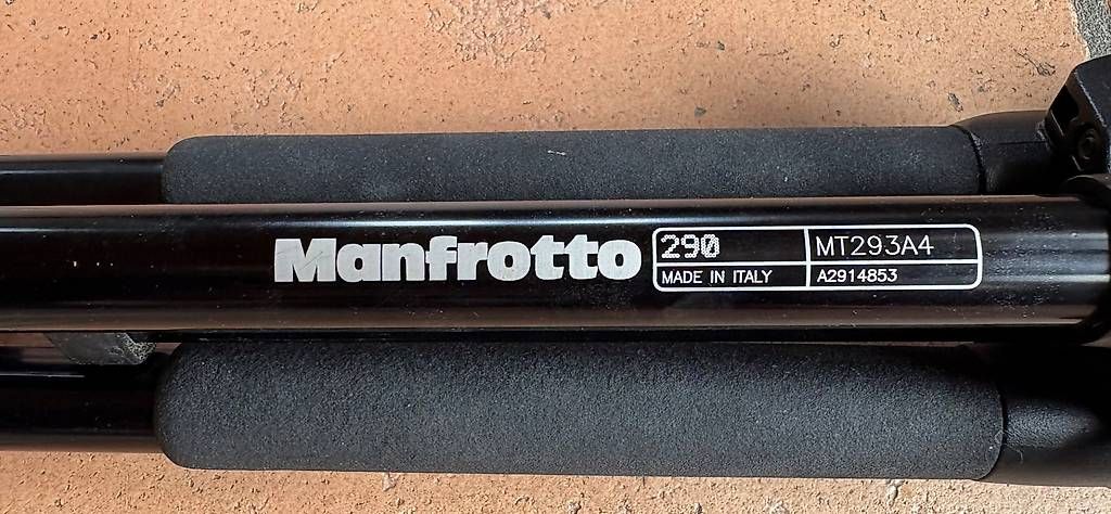 Manfrotto Stative & Stativköpfe: Dreibein-Stativ – Gebraucht aus Zollikon von Tagisonne 3