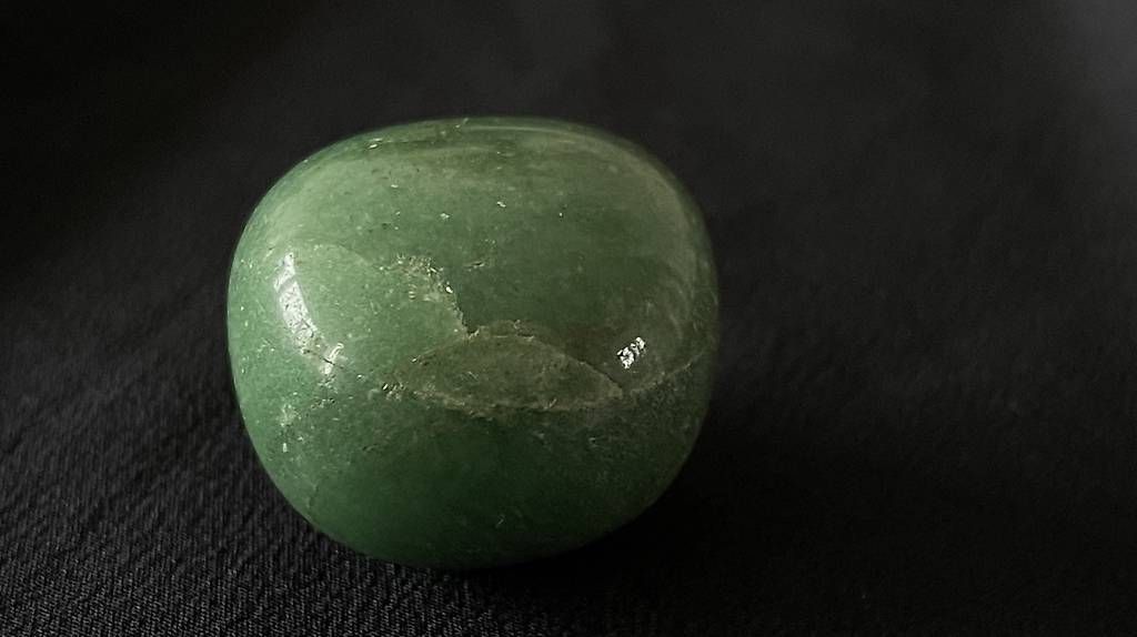 Mineralien & Heilsteine: Jade Heilsteine – Gebraucht aus Zürich von So_ 4