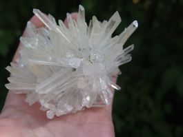 Bergkristall mit etwas Pyrit von Bulgarien