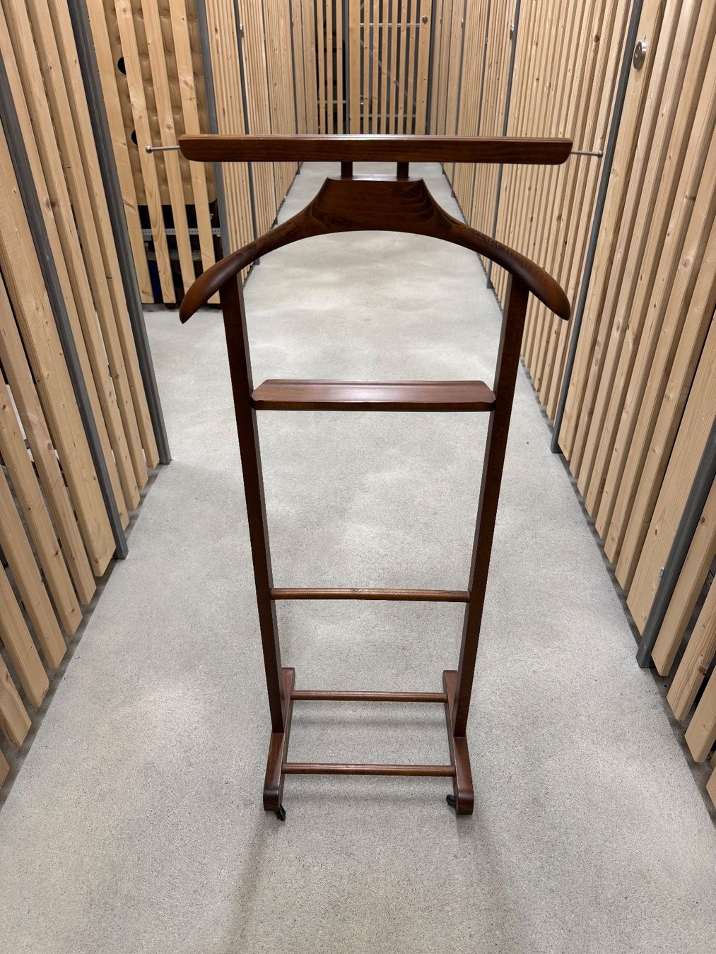 Stummer Diener Holz (Gebraucht) in Solothurn für CHF 88 – nur Abholung ...