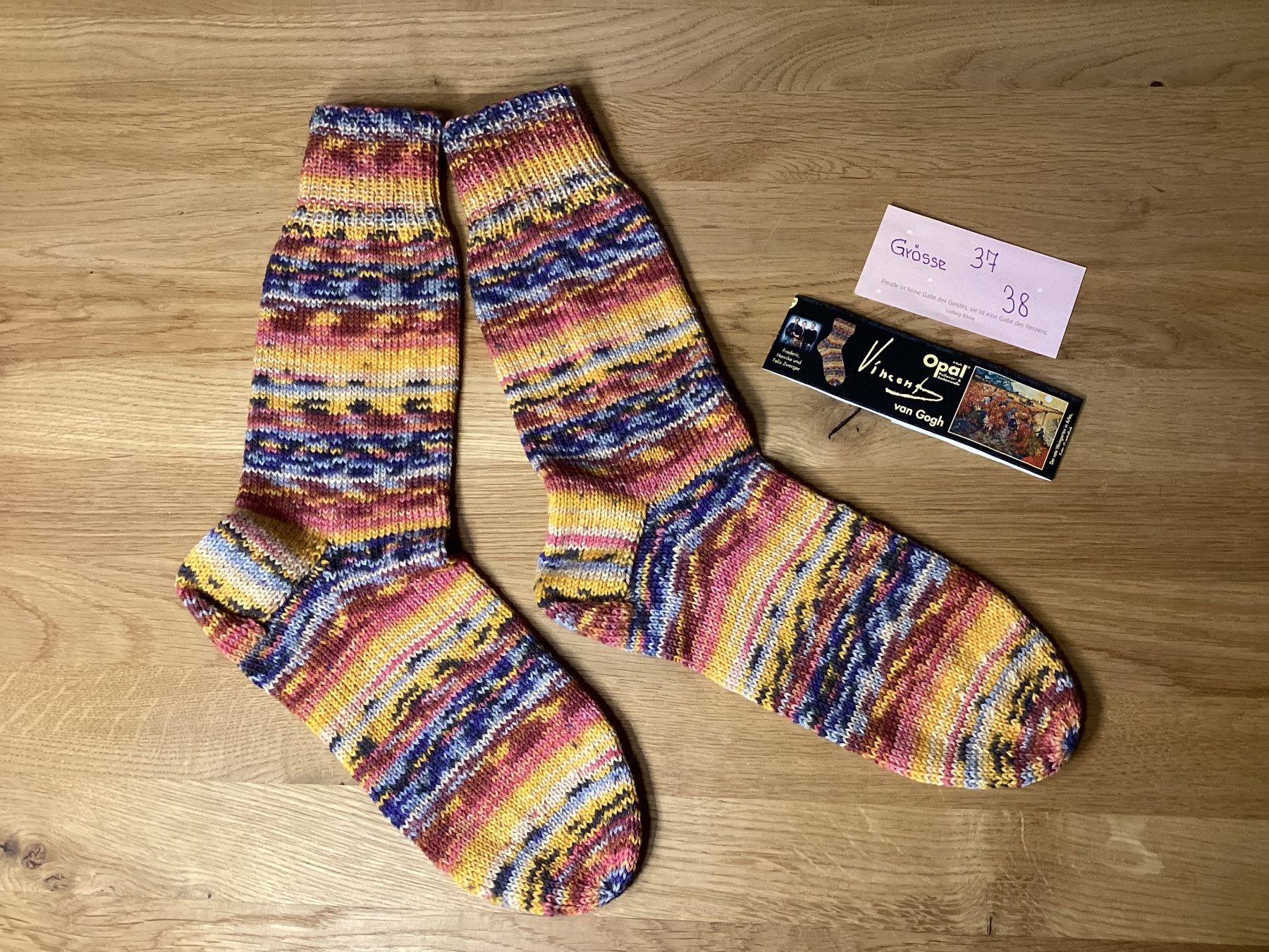 Calze: Handgestrickte Vicent van Gogh Socken – Nuovo e nell'imballaggio originale da Flawil venduto da kruemeli02 4