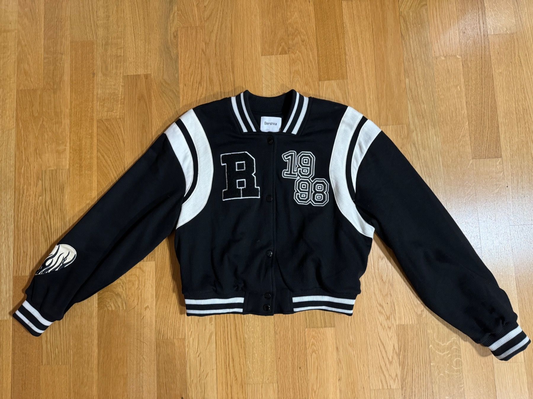 Bershka Jacken & Mäntel: Veste College style – Gebraucht aus Cologny von PEACEANDLOVE