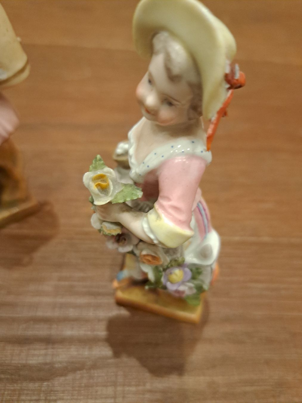 Statuette: Antike Sitzendorfer oder Meissen Porzellanfiguren – Usato da Grossdietwil venduto da hufi10 4