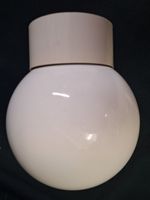 Vintage Decken -Kugellampe , Glas . Halter Kunststoff