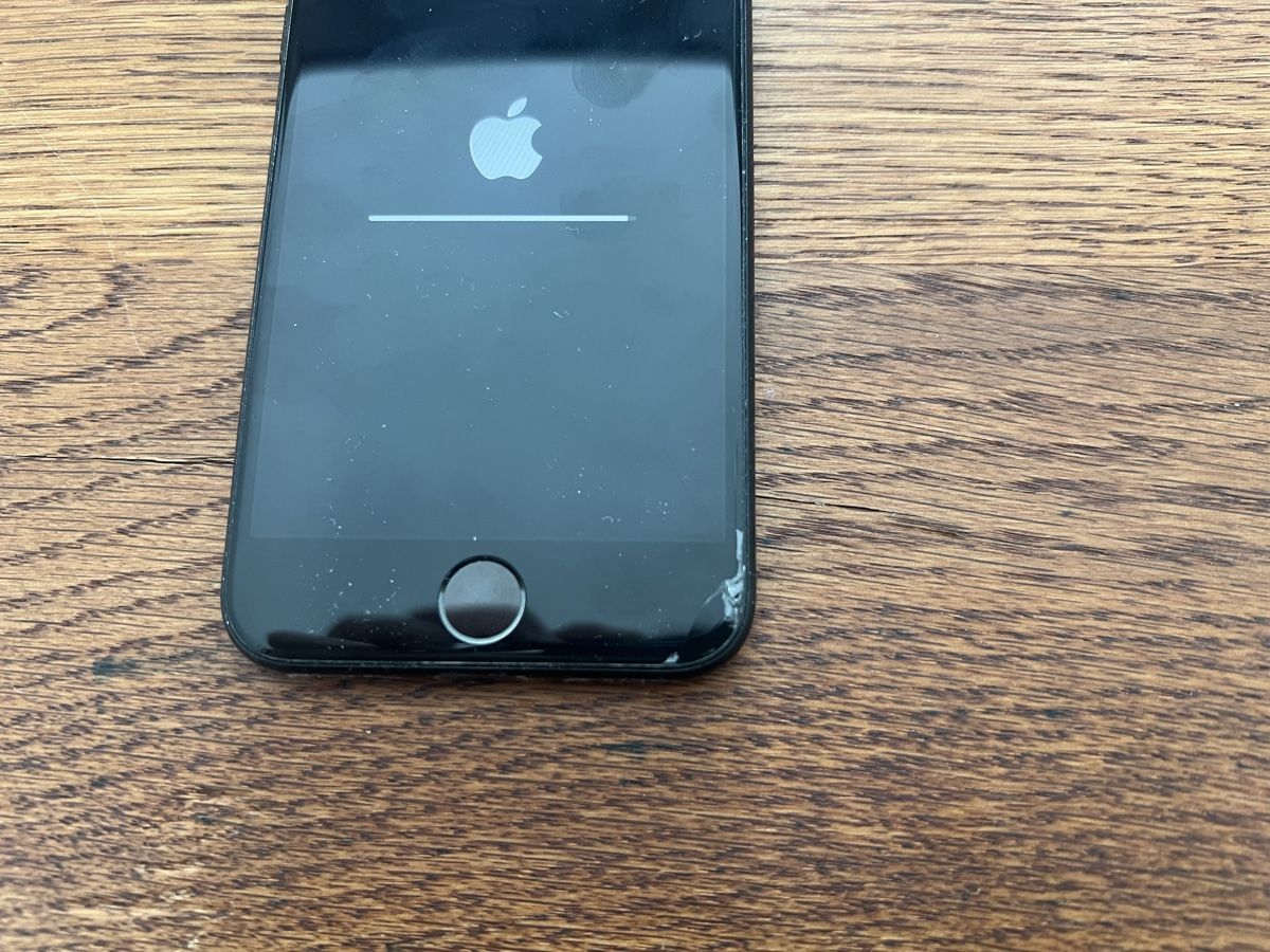 Apple Portables: iPhone SE – D'occasion à Zürich par gina.mdej 3