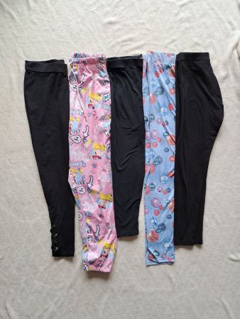 5 Leggins Gr. S-M bunt & schwarz Kleiderpaket