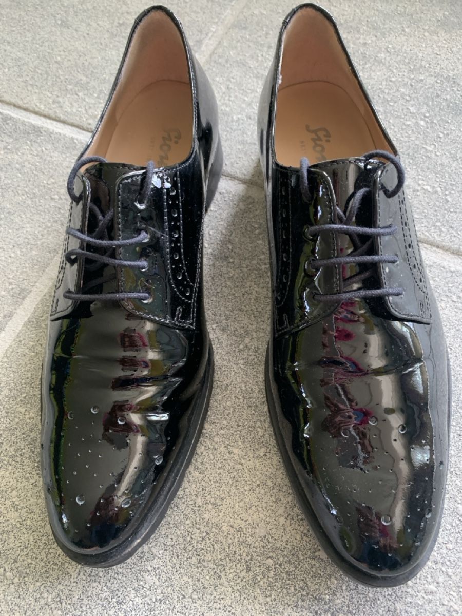 Scarpe da donna: Lackhalbschuhe – Usato da Eglisau venduto da bfr_2dz2