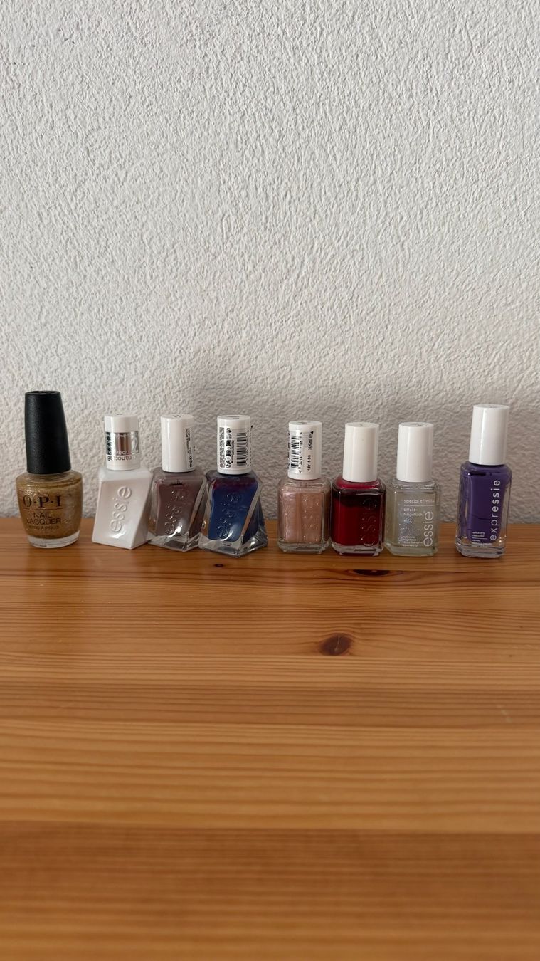 Essie Smalto per unghie: Diverser Nagellack von OPI und Essie – Usato da Oensingen venduto da ramoooni