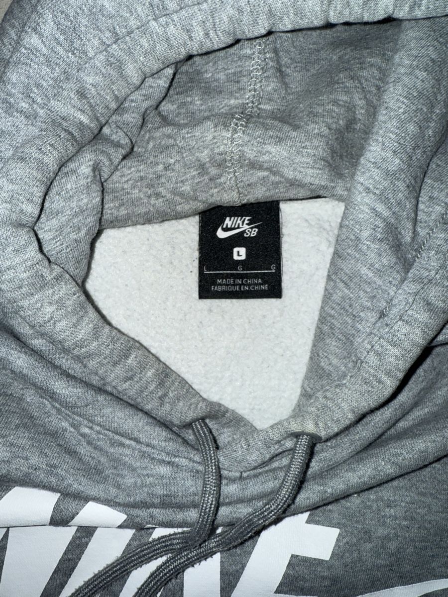 Nike Maglioni & Felpe: Nike SB Kapuzenpullover grau Grösse L – Nuovo (secondo la descrizione) da Villaz-St-Pierre venduto da AuctionWonFor3 2
