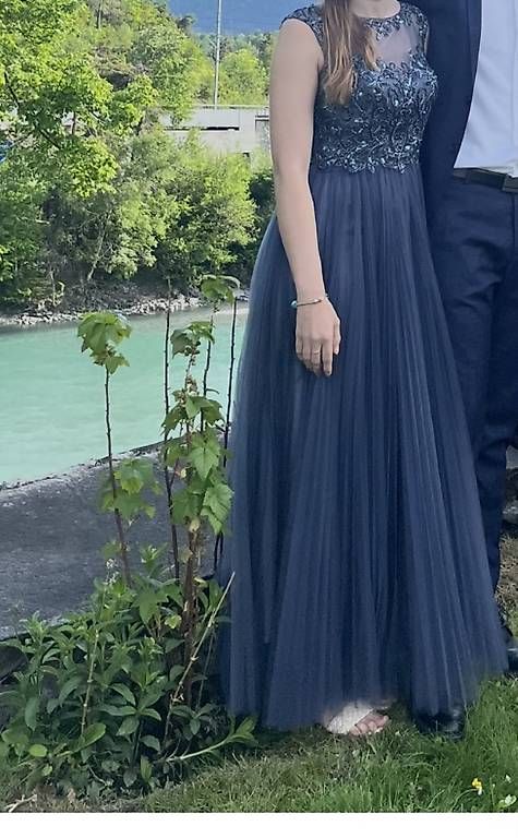 Robes: Abendkleid blau Grösse 36 – D'occasion à Vaduz par alina_hasler
