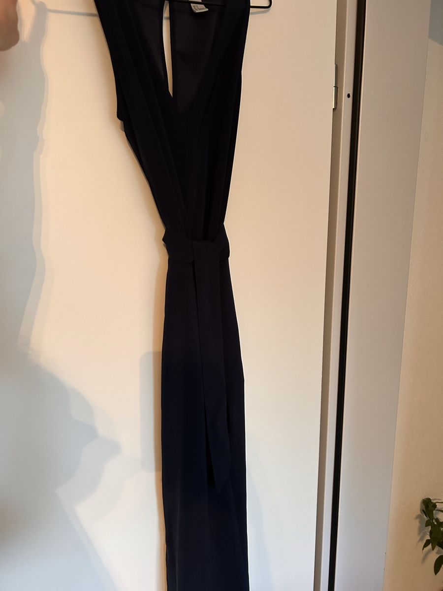 H&M Tute: Cooler dunkeblauer Jumpsuit – Usato da St. Gallen venduto da epr_k5hx 2