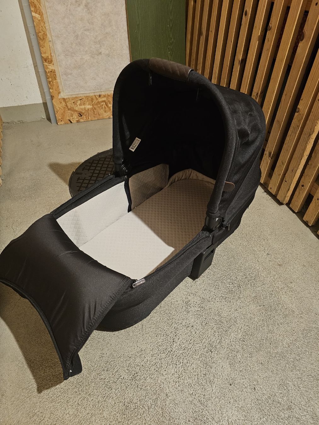 ABC Design Carrozzine: ABC Design Salsa  Kinderwagen Set - top Zustand - inkl Trage – Usato da Cham venduto da carobenny 7