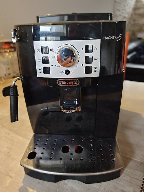 Macchine per caffè & Macchine per espresso: Kaffeevollautomat Magnifica S ECAM20.11 – Usato da Roggwil TG venduto da Much58