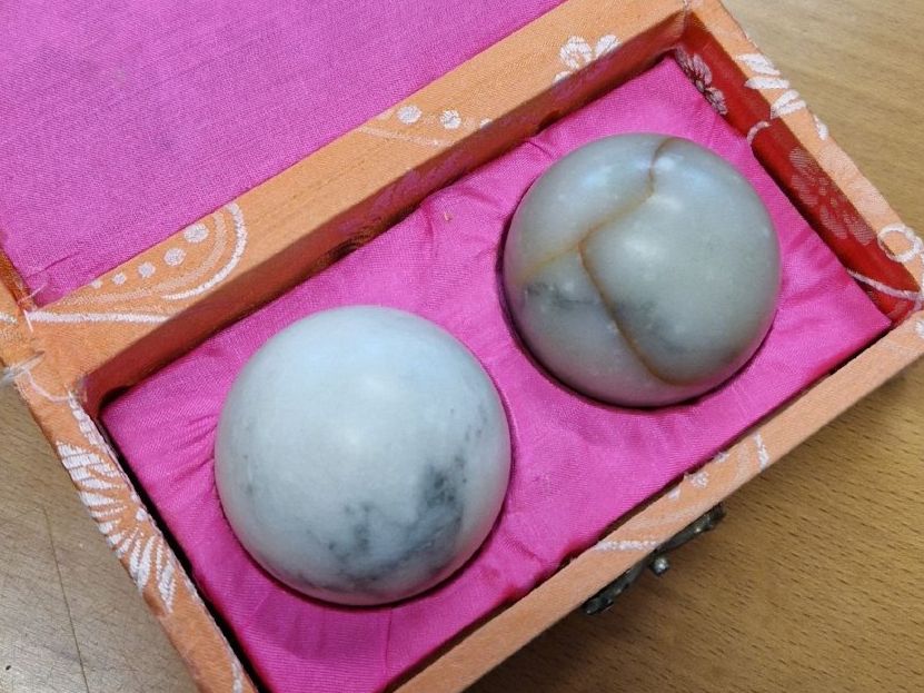 Baoding Kugeln, chinesische Klangkugeln mit Etui (Neu (gemäss ...