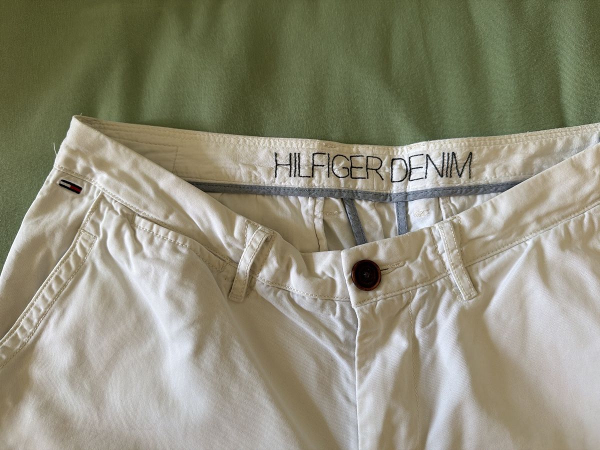 Tommy Hilfiger Pantaloni: Tommy Hilfiger shorts  – Usato da Sementina venduto da bru_vpp5 1