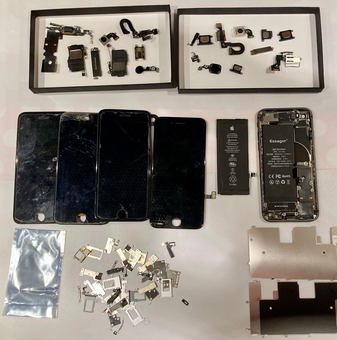 Apple Telefoni cellulari / Smartphones: Iphone Teile, Iphone 8, 7, 6 – Difettoso da Saas-Grund venduto da GarageSaleToday