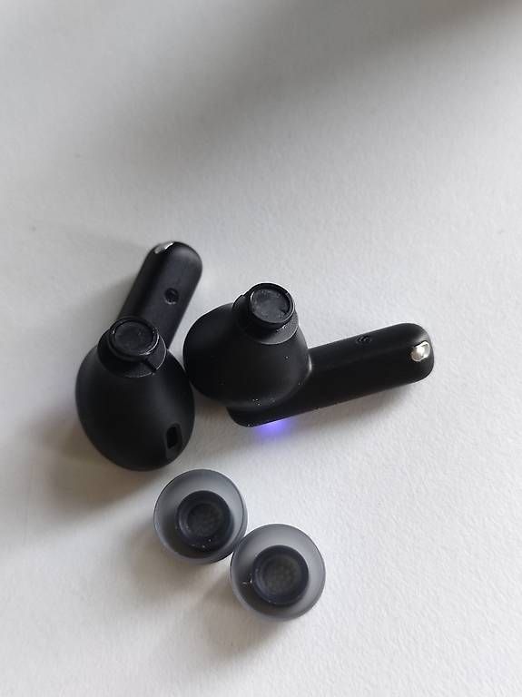 Cuffie: Cuffie Bluetooth jbl wave beam 2 – Difettoso da Zürich venduto da Yevhenii. 1
