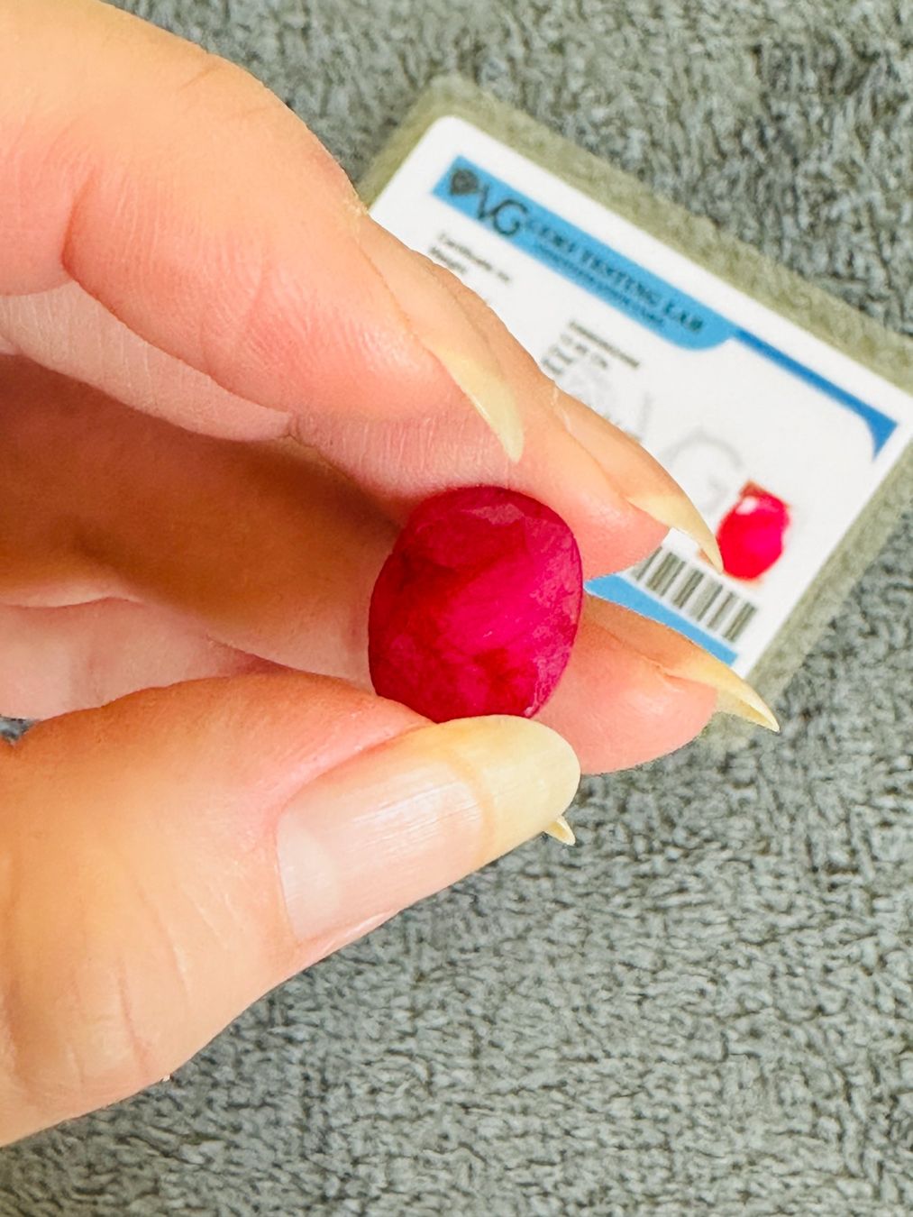 Pietre preziose: Certified 12.65 Ct Oval Cut Loose Gem – Nuovo e nell'imballaggio originale da Genève venduto da AGBERG 9