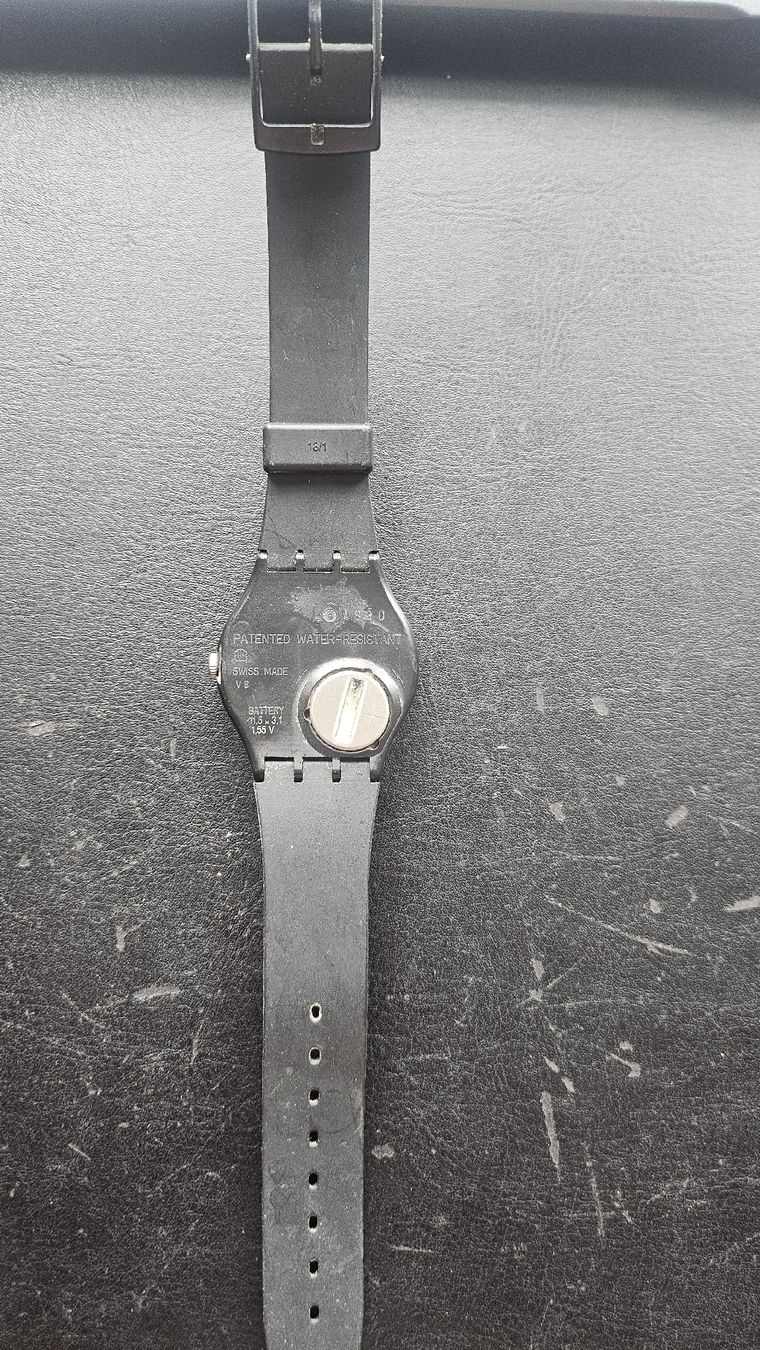 Swatch Orologi: Swatch watch schwarz 35mm – Usato da Goldiwil (Thun) venduto da rkweiss 2