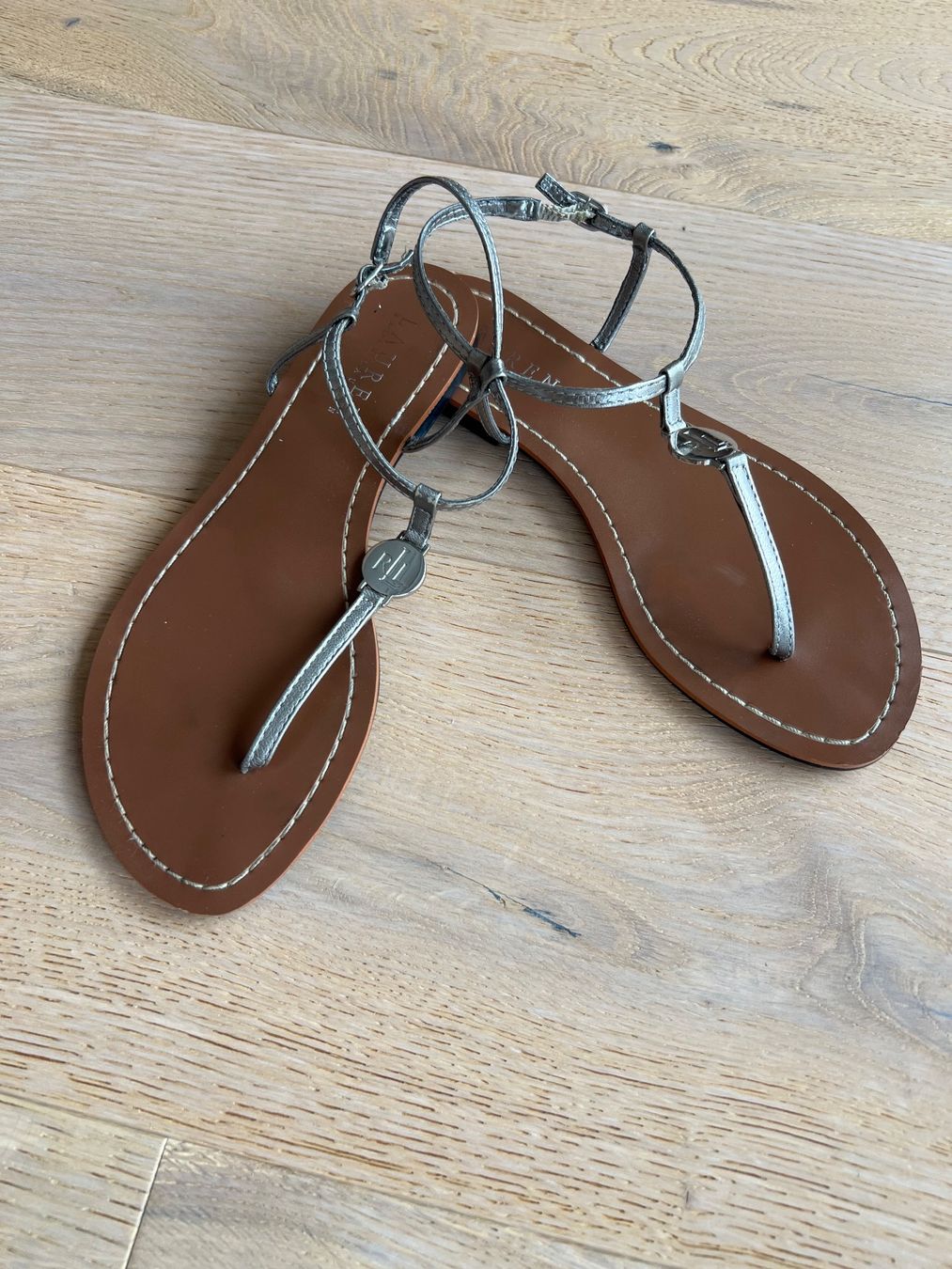 Ralph Lauren Chaussures femmes: Ralph Lauren Sandalette silber Gr. 37 – D'occasion à Meilen par Masupilamy 3