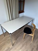 Bureau USM Haller en stratifié gris perle // Ref. AY0447
