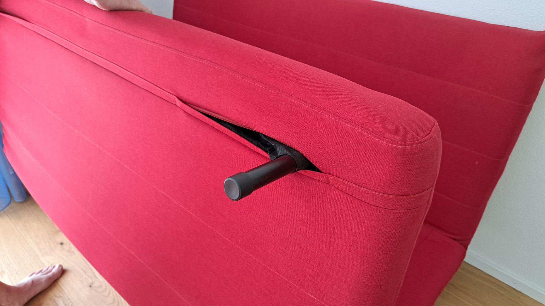 Livique Sofas: Schlafsofa rot 2-Sitzer guter Zustand – D'occasion à Gähwil par mcg_82jw 1