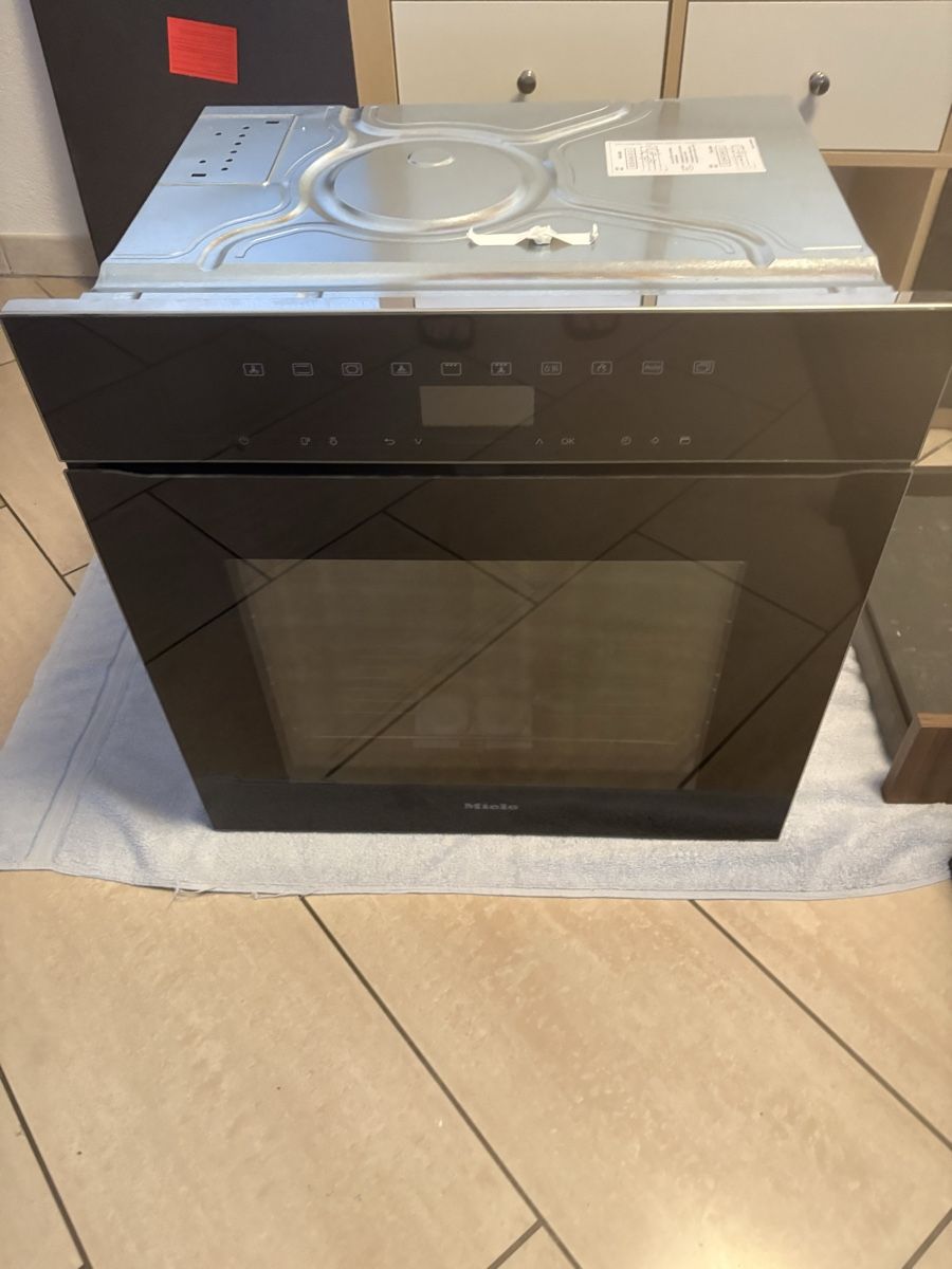 Miele Forni: Miele brand new 60x60cm oven – Nuovo (secondo la descrizione) da Richterswil venduto da kbs_6bh5 2