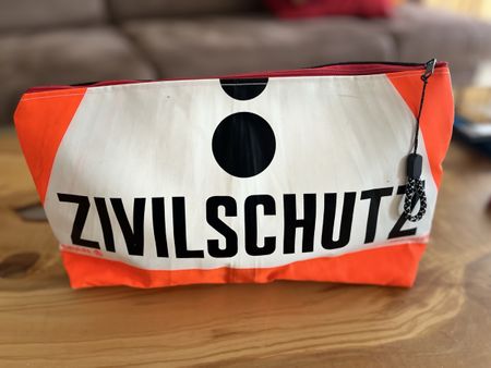 Tasche Zivilschutz Design neuwertig