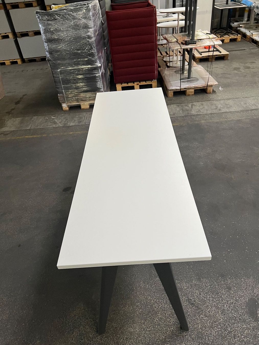 Steelcase Tische: 060 STEELCASE Stehtisch – Gebraucht aus Wangen an der Aare von TBYN 3