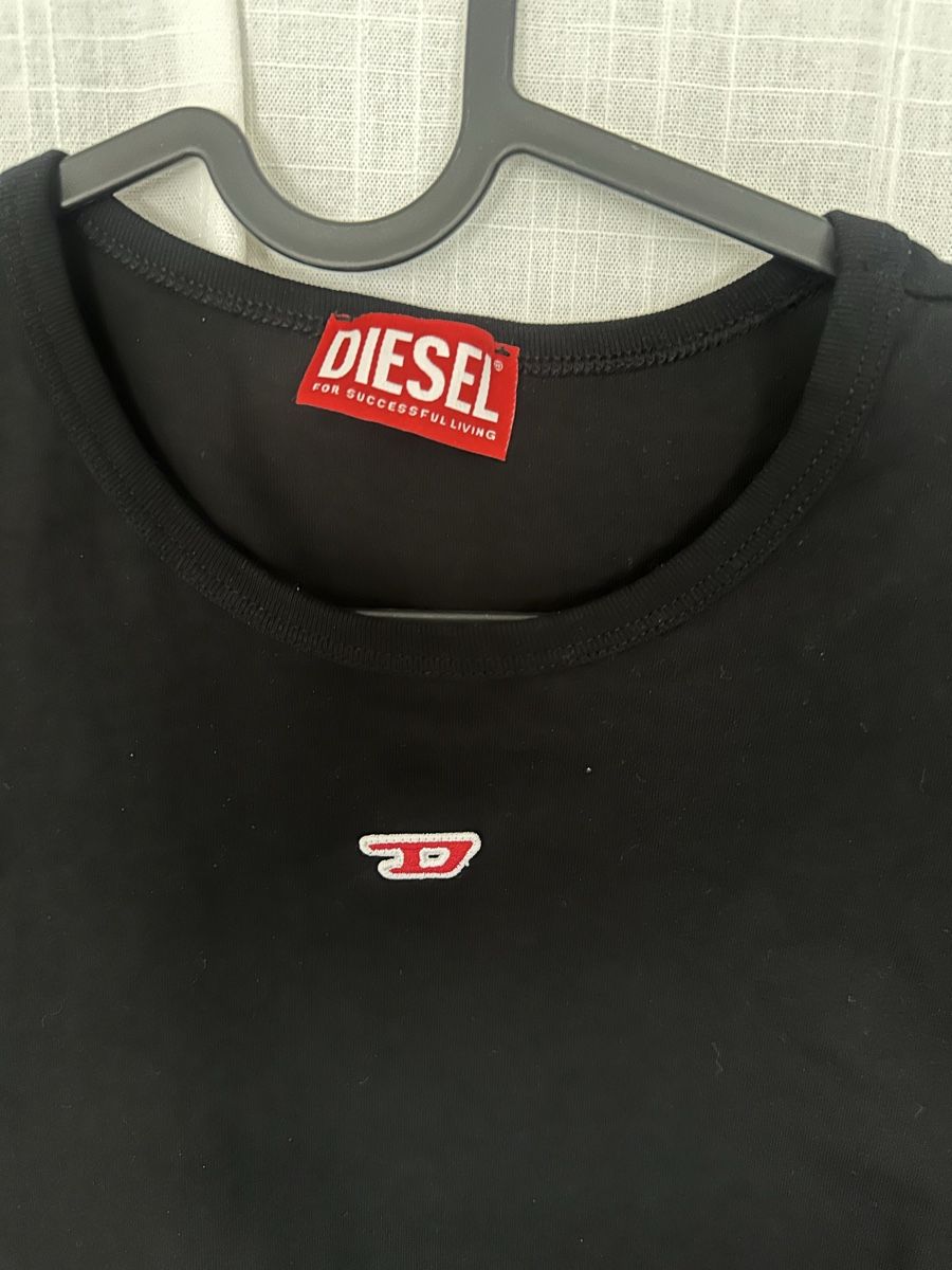 Diesel Blusen, T-Shirts & Tops: T-shirt Diesel – Gebraucht aus Yverdon-les-Bains von Laureetlargent 2