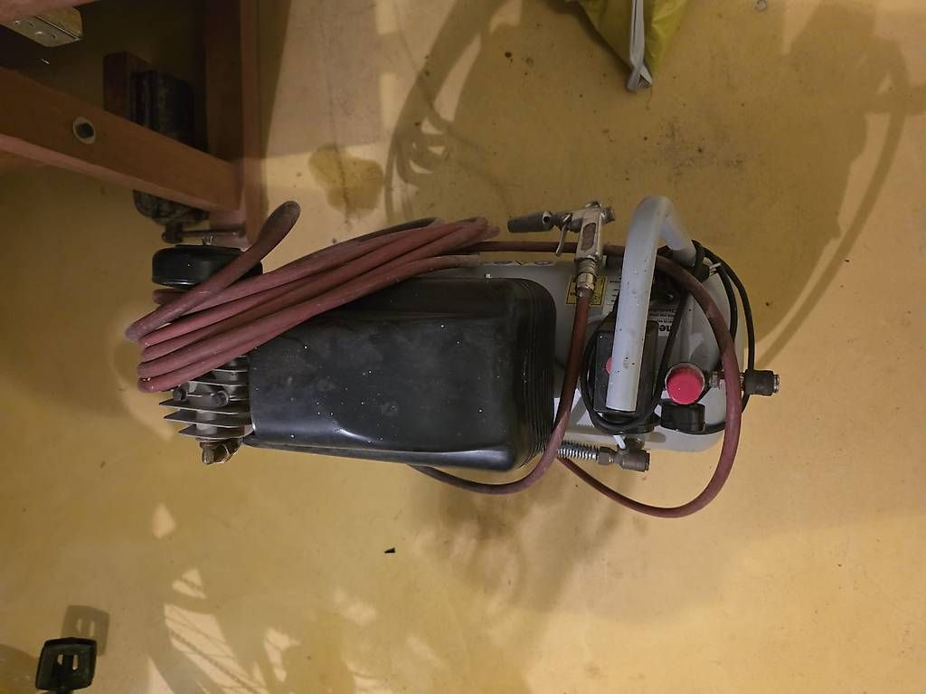 Compressori: Kompressor Metabo Classic Air 255 – Usato da Wilen b. Wollerau venduto da Karin1985 1